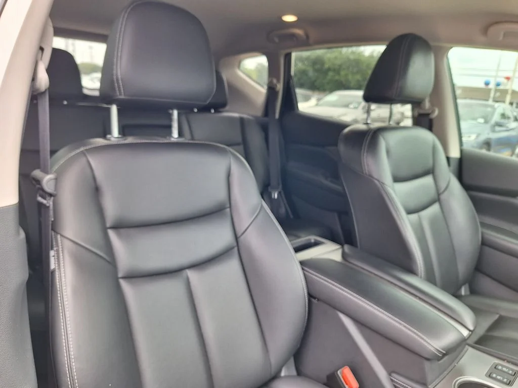 Certified Used 2024 White Nissan SV image 28