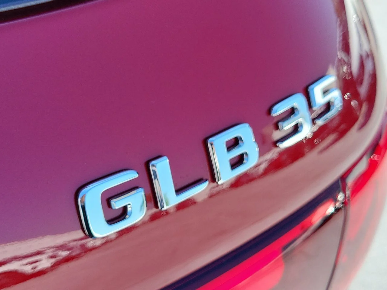 New 2026 MANUFAKTUR Patagonia Red Metallic Mercedes-Benz AMG® GLB 35 4MATIC® SUV image 8