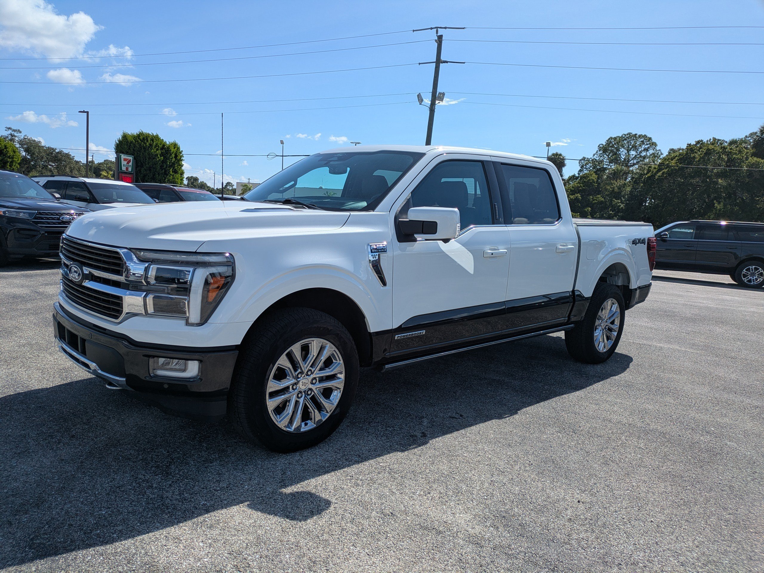 Used 2024  Ford King Ranch image 8