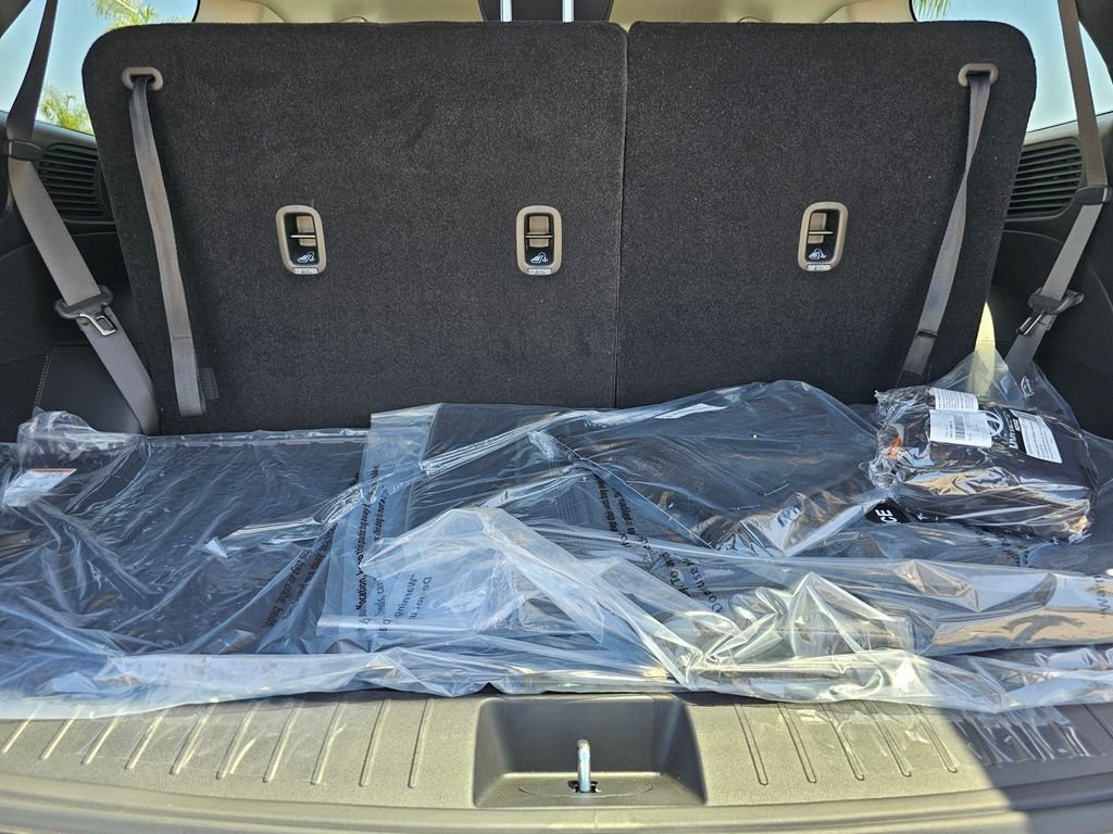 New 2026 White Hyundai SEL Premium image 19