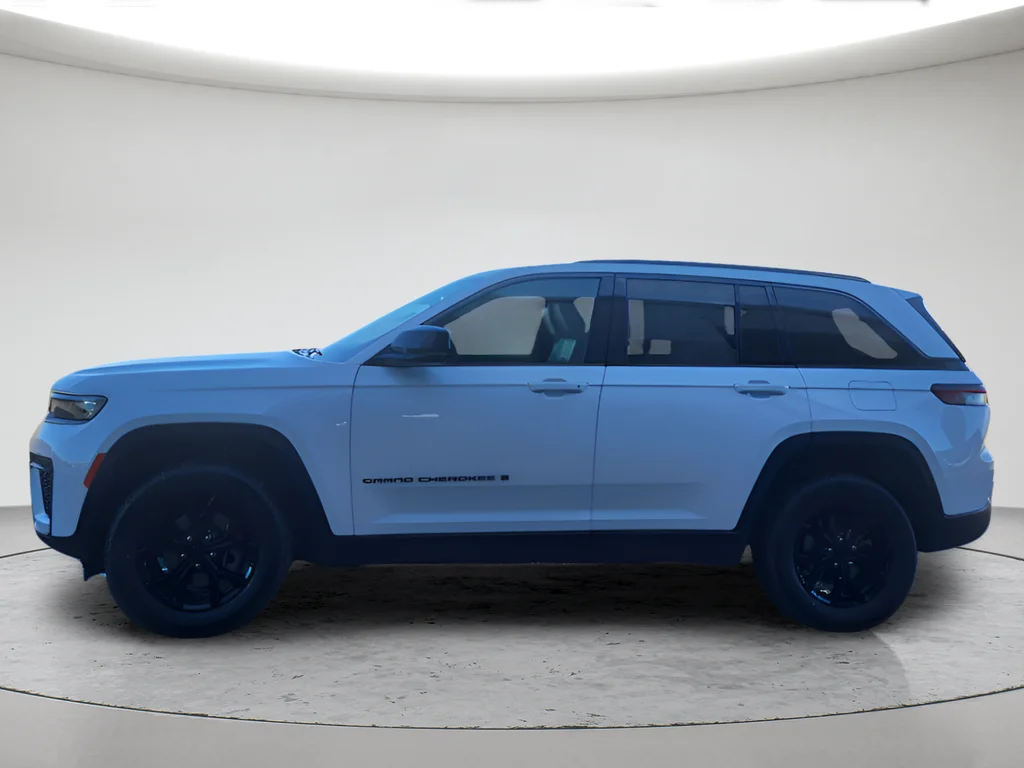 New 2026 White/off-white Jeep Laredo Altitude image 2