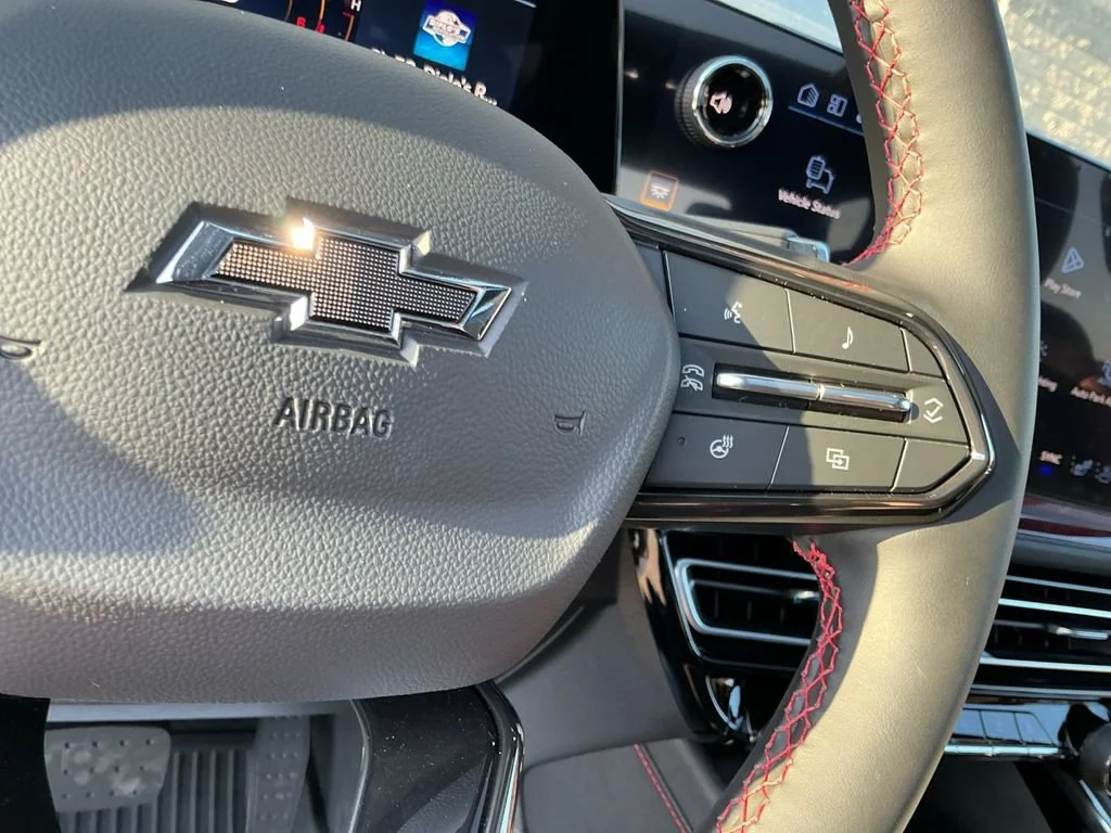 Used 2026 Polar White Tricoat Chevrolet RS image 19
