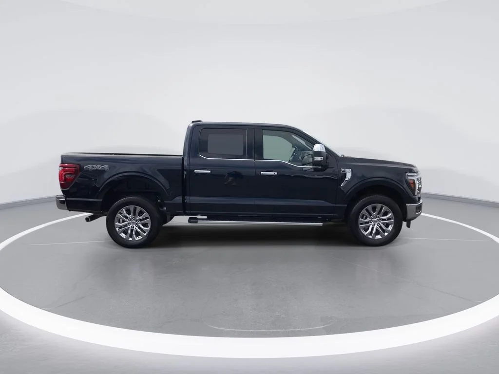 Used 2025 Blue Ford Lariat image 9