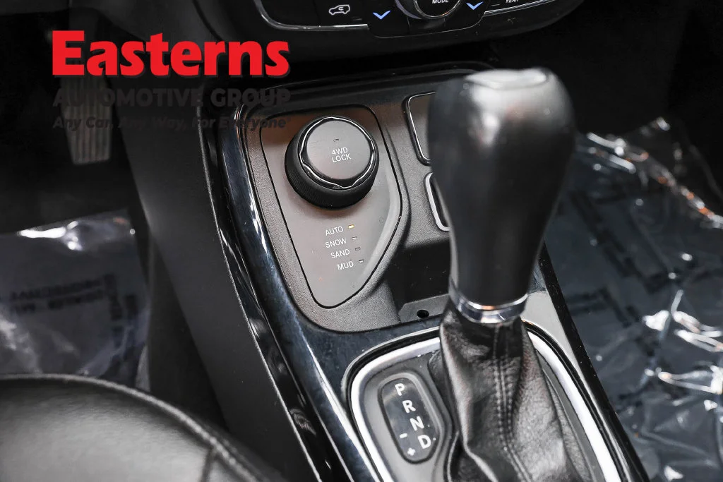Used 2020 Silver Jeep Latitude image 14
