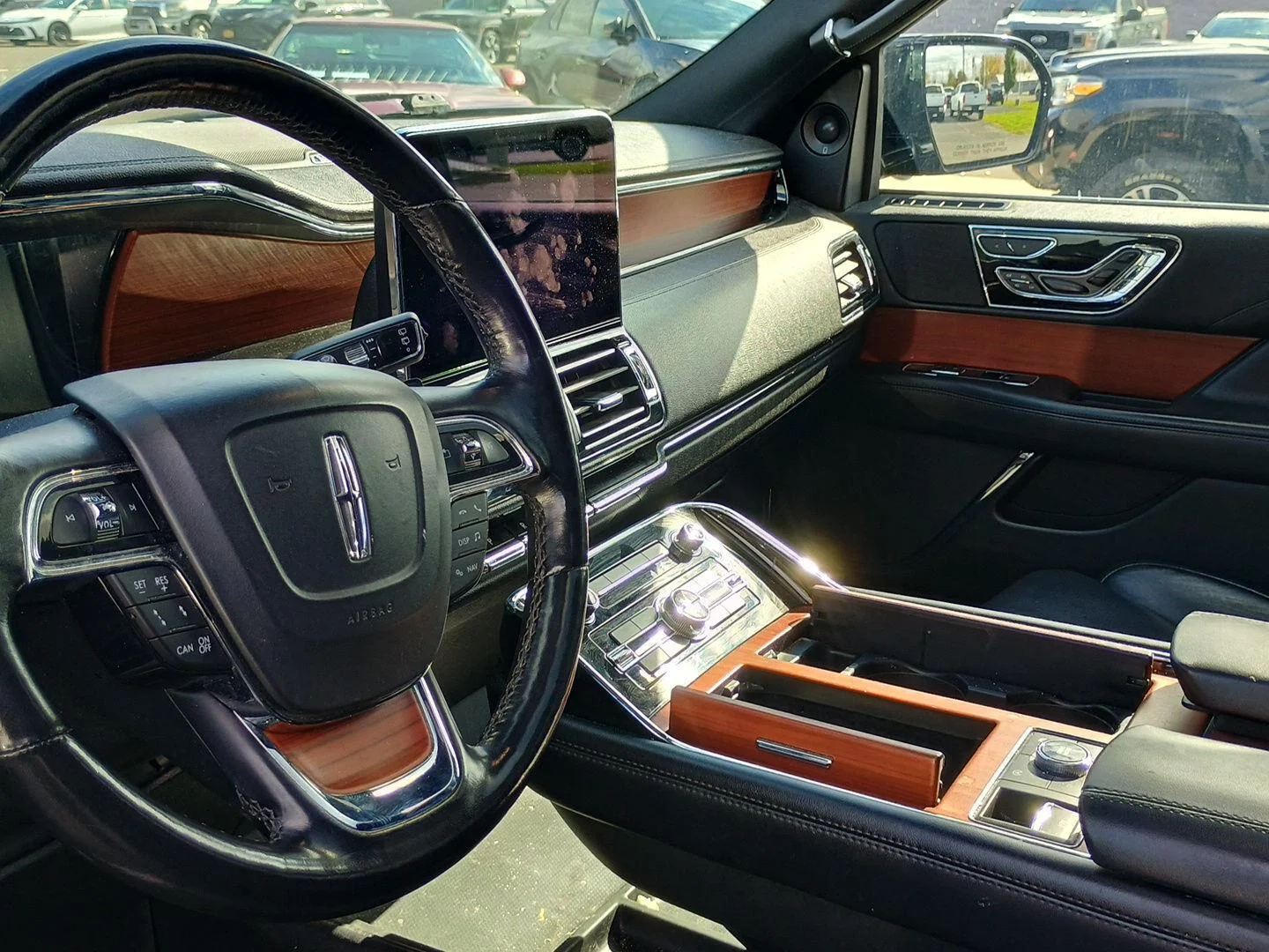 Used 2020 Infinite Black Lincoln Reserve image 4