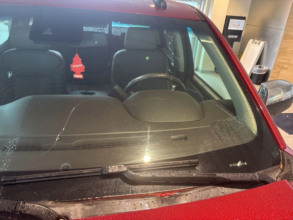 Used 2018 Red GMC SLT image 3