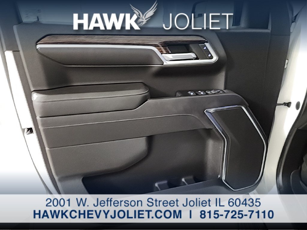 Used 2022 White GMC Elevation image 20