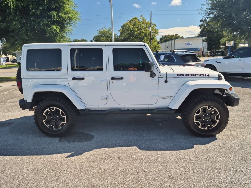 Used 2017 White Jeep Unlimited Rubicon image 7