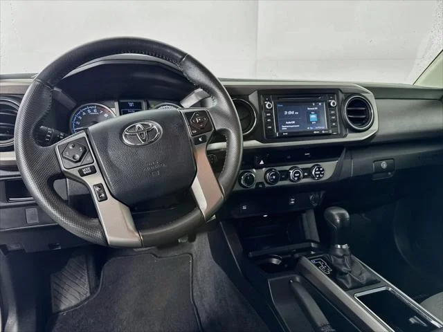 Certified Used 2017 SILVER ME Toyota  image 19