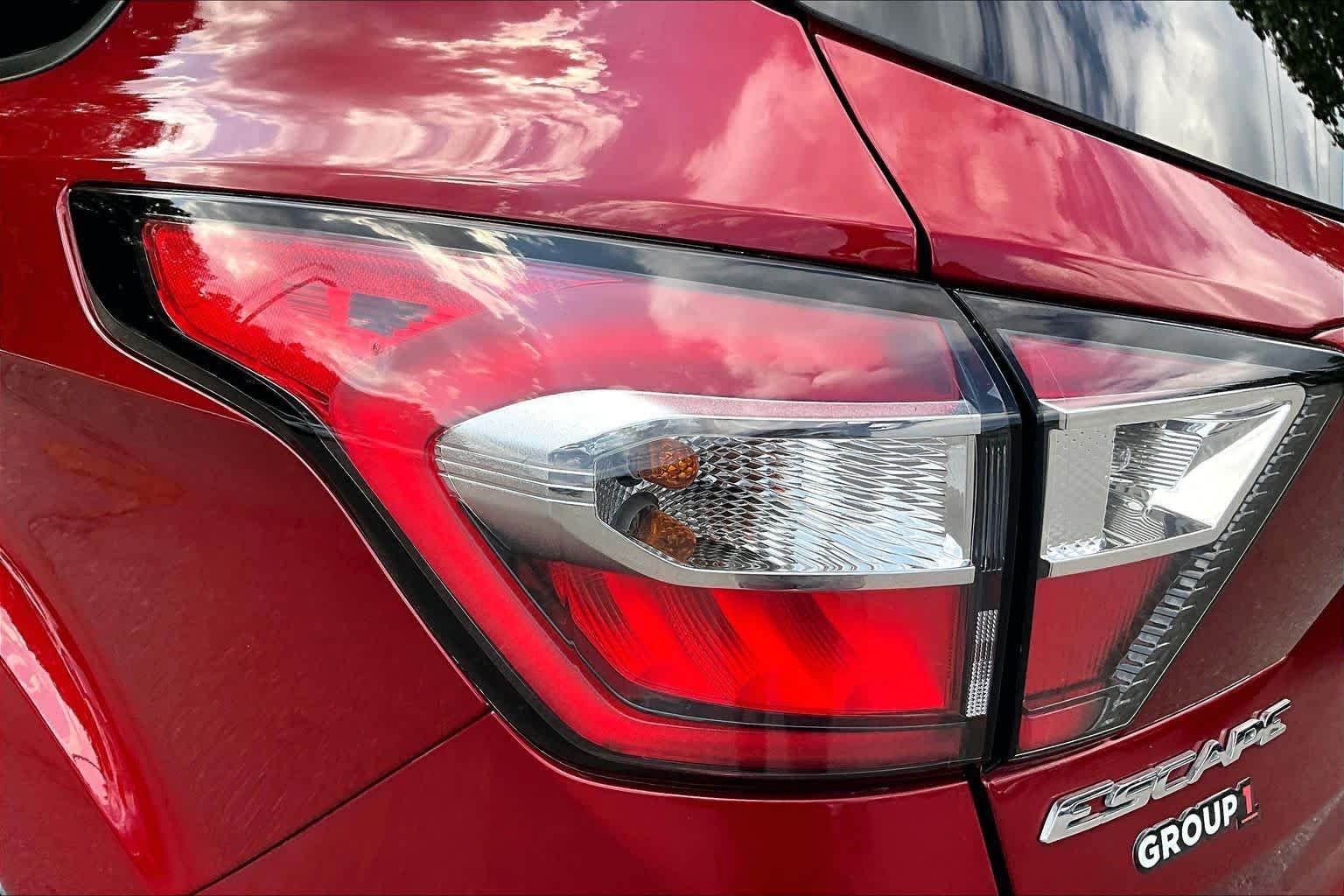 Used 2018 Ruby Red Metallic Tinted Clearcoat Ford SEL image 27