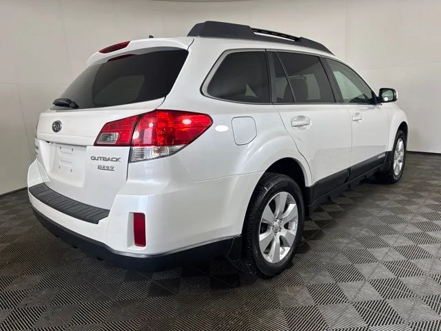 Used 2011 Satin White Pearl Subaru 2.5i image 3