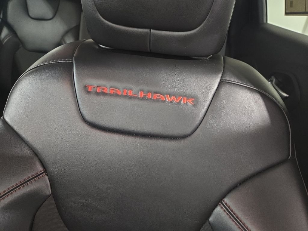 2020 Jeep Cherokee Trailhawk - Photo 20