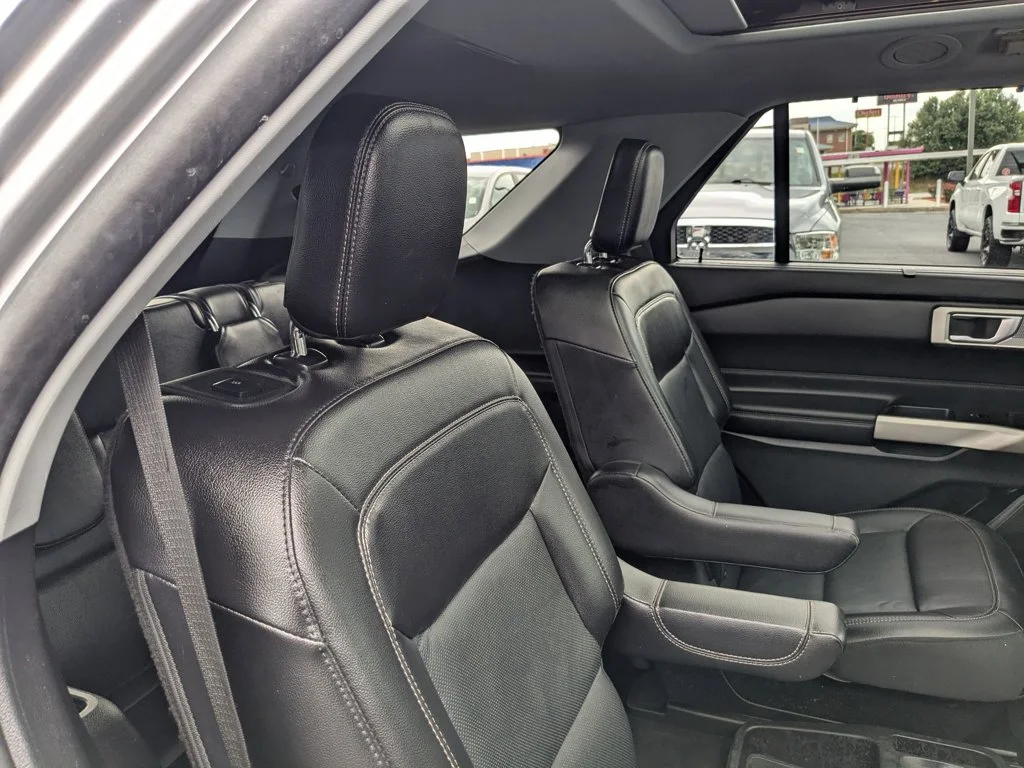 Used 2021  Ford Limited image 29