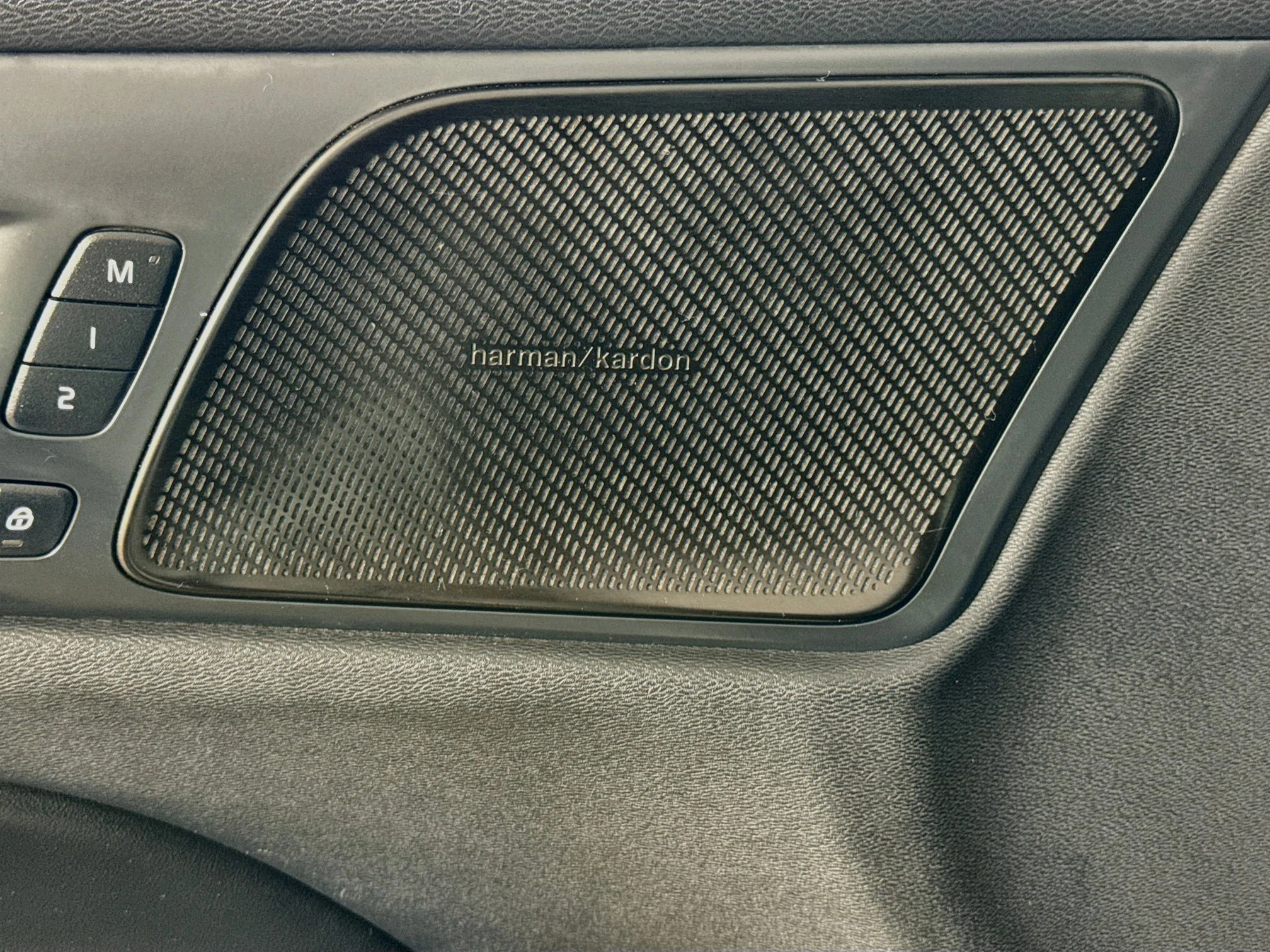 Used 2024 White Volvo Plus Dark Theme image 20