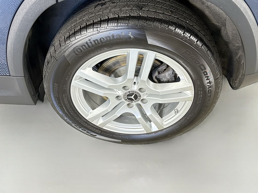 Certified Used 2023 Blue Mercedes-Benz GLA 250 image 32