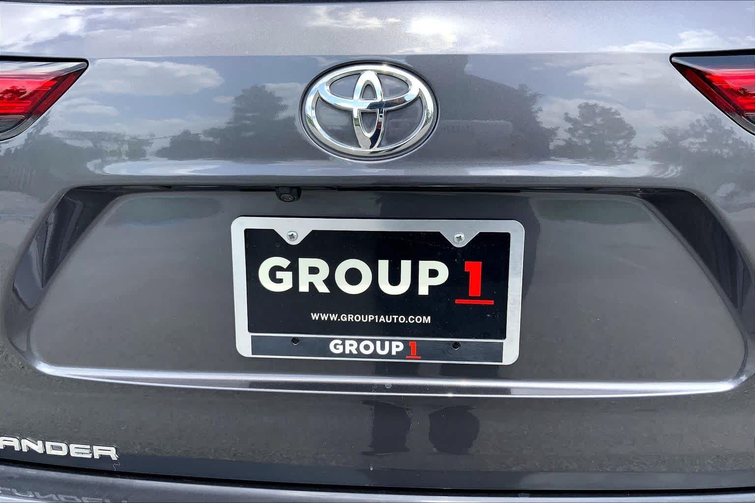Used 2021 Magnetic Gray Metallic Toyota LE image 10