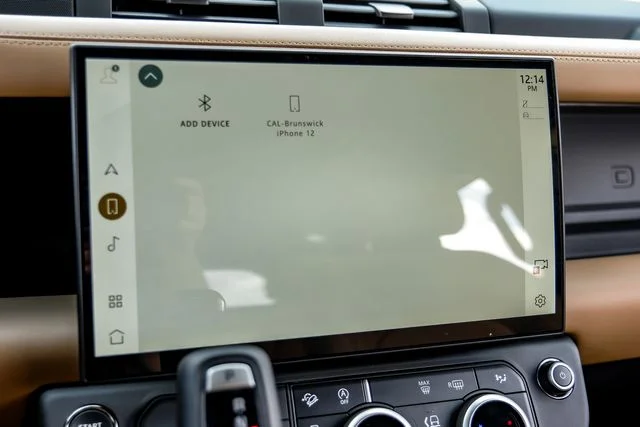 New 2026 Woolstone Green Land Rover X-Dynamic SE image 34