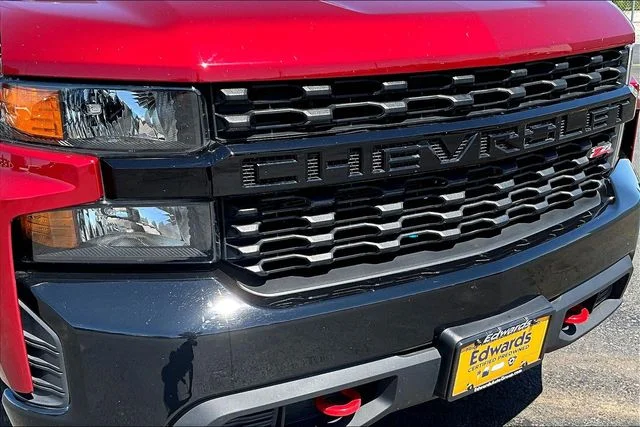 Used 2020 Red Chevrolet Custom Trail Boss image 32