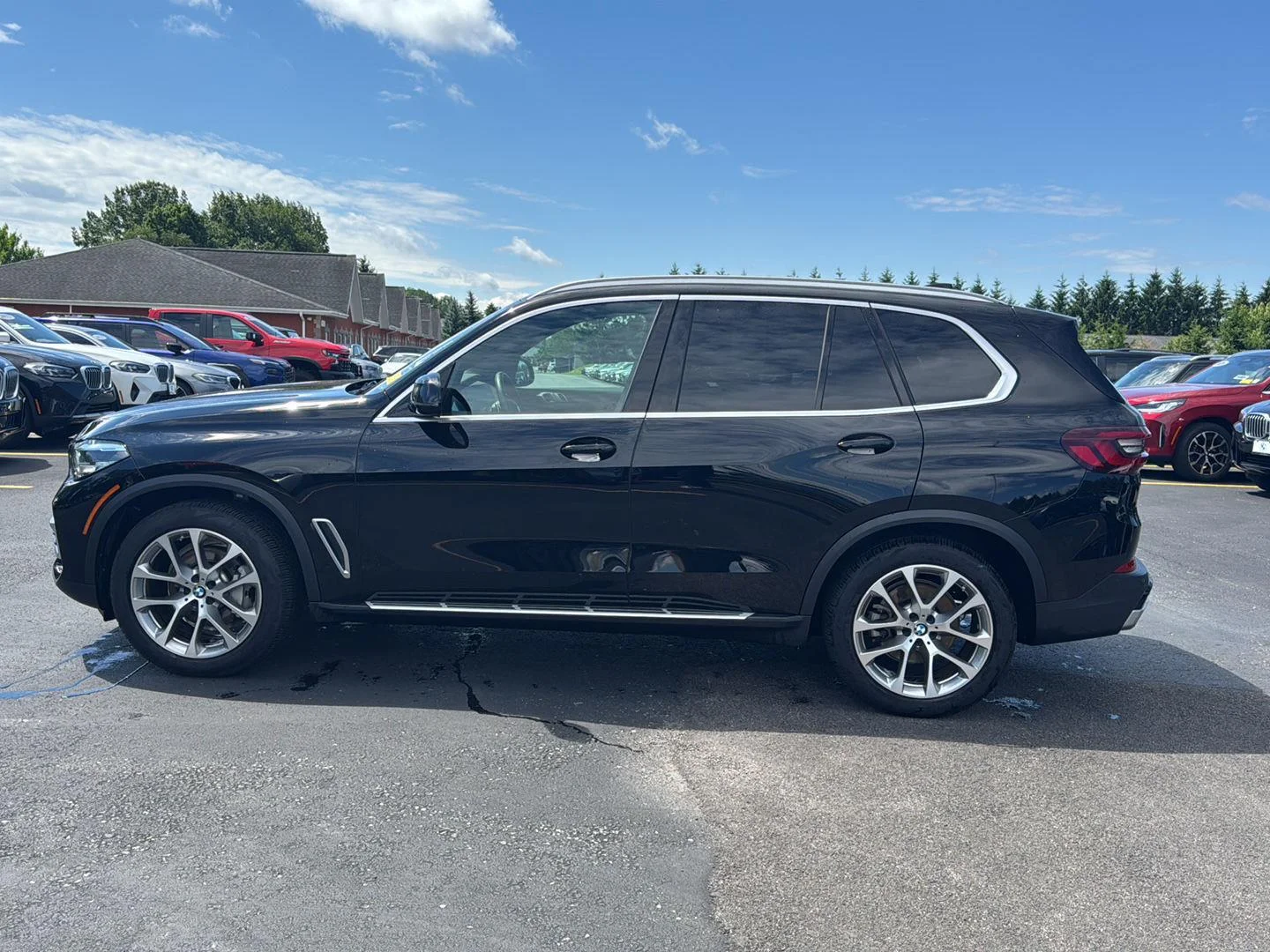 Used 2022 Jet Black BMW xDrive40i image 6