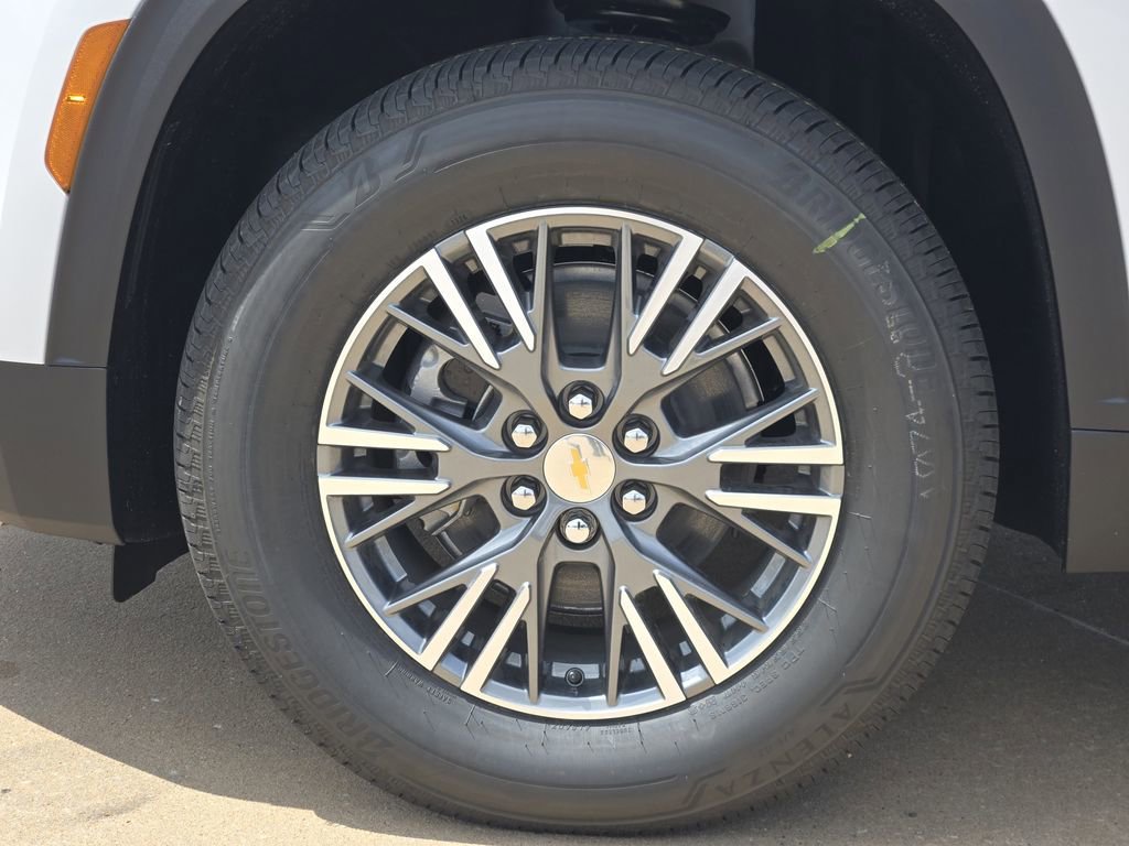 New 2026 Summit White Chevrolet LT image 19