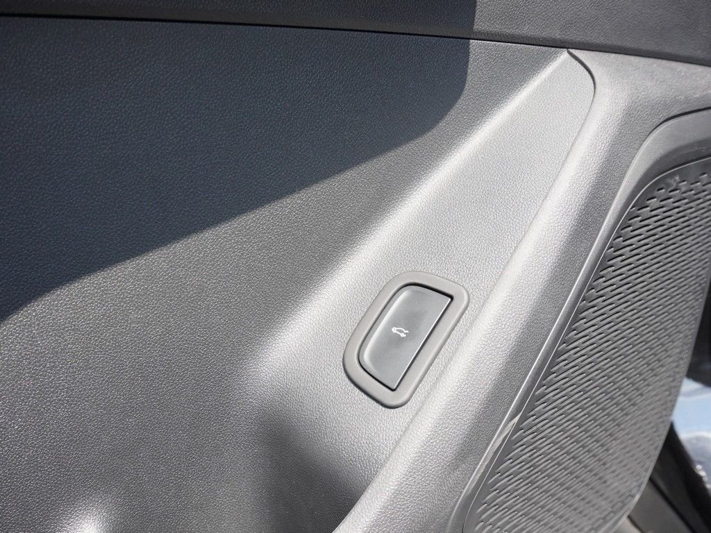 Used 2025 Black Chevrolet LT image 43