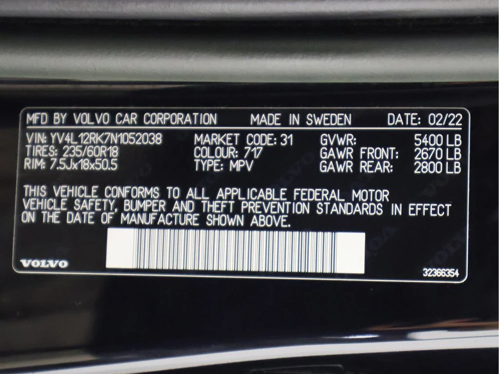 Used 2022 Onyx Black Metallic Volvo B5 Momentum image 54