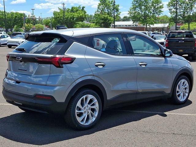 New 2027 Sterling Grey Metallic Chevrolet LT image 3