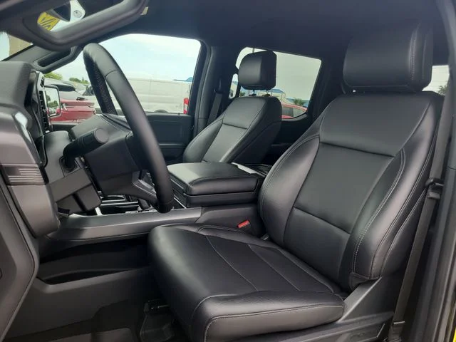 Used 2025 Black Ford XLT image 19