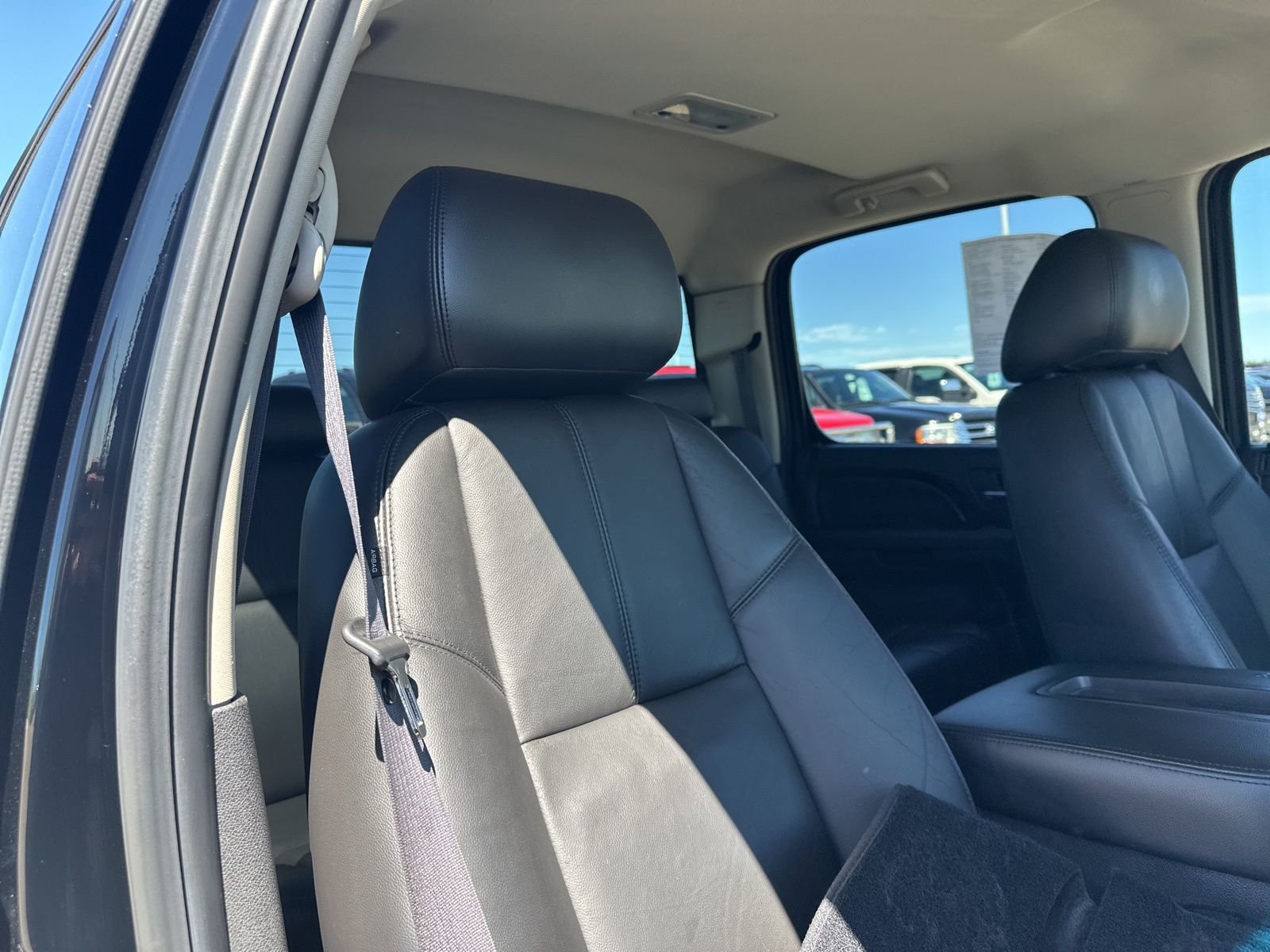 Used 2010 Black GMC SLT image 33