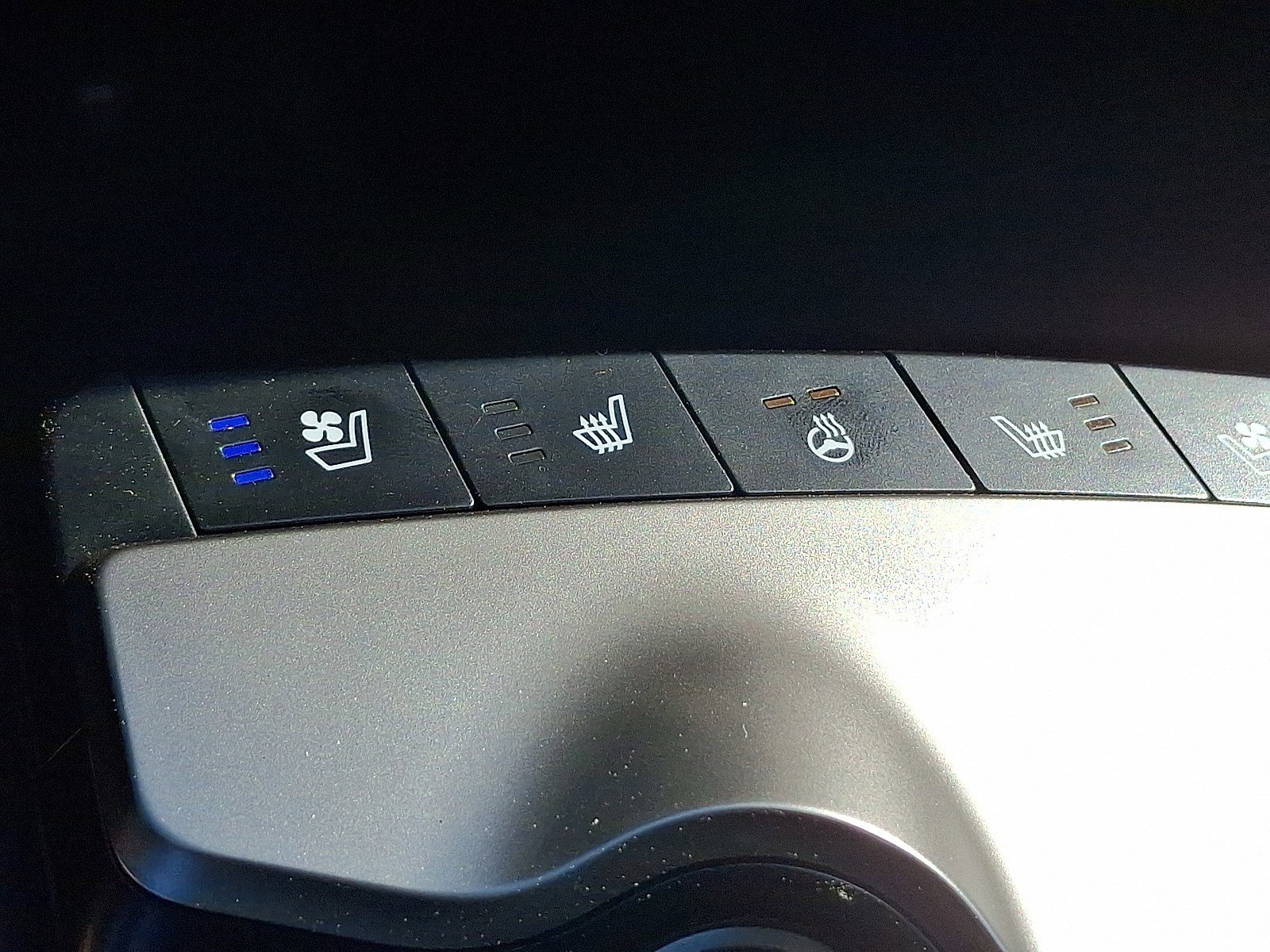 2025 Kia EV6 Wind - Photo 11