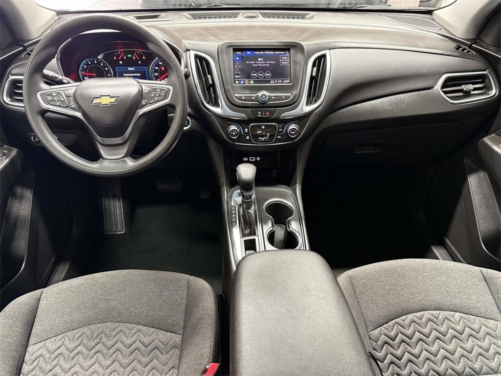 2023 Chevrolet Equinox LT photo 2