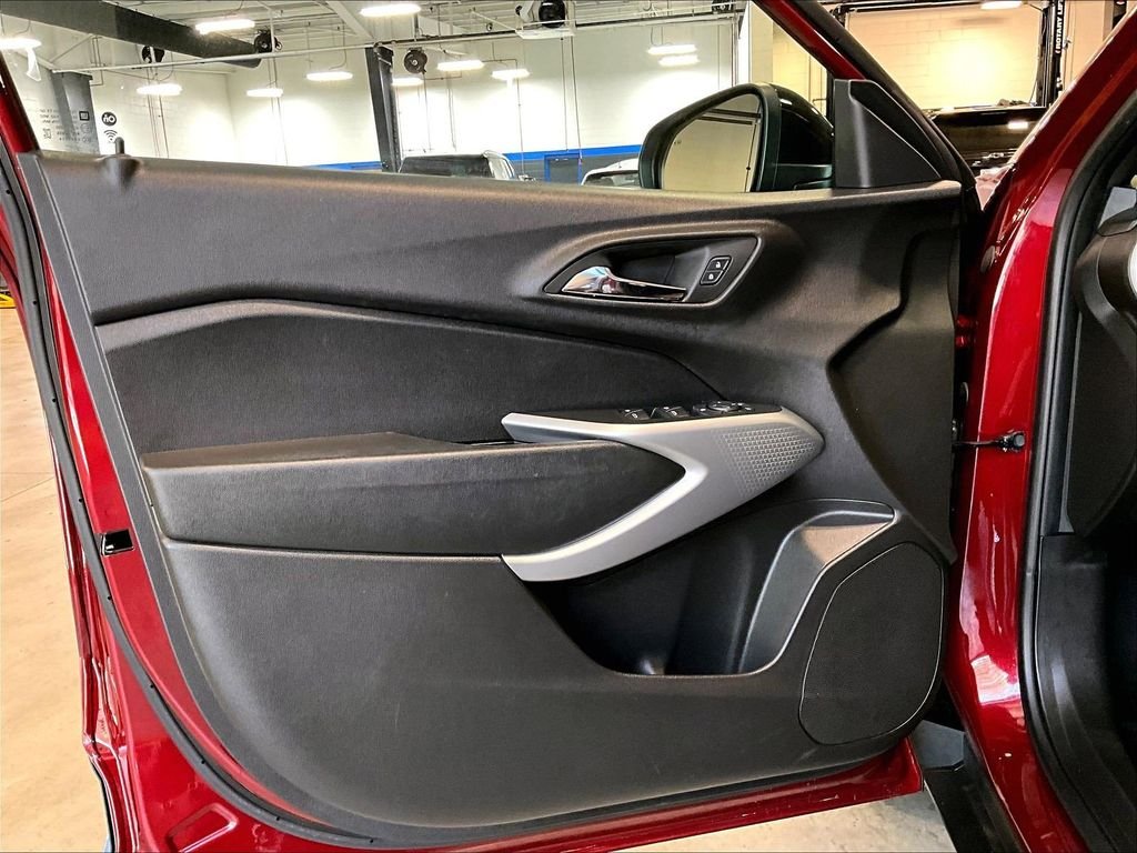 Used 2024 Red Chevrolet 1RS image 9