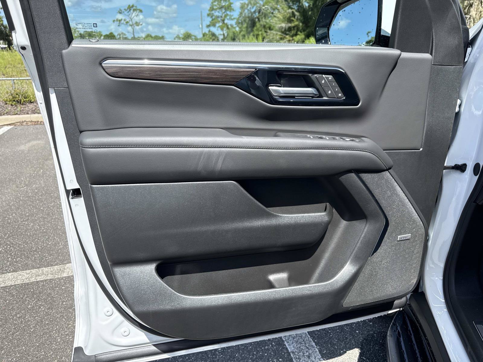 New 2026 Summit White Chevrolet LT image 18