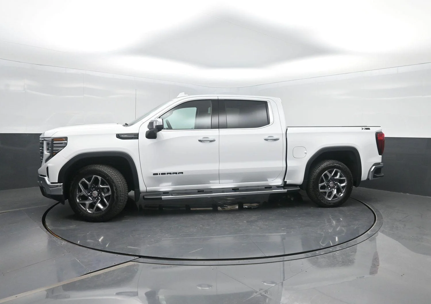2026 GMC Sierra 4WD Crew Cab Short Box SLT's photo