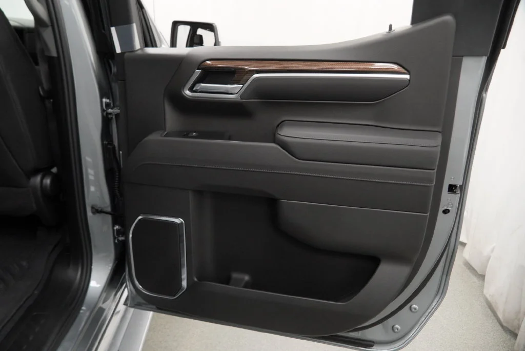 New 2026 Sterling Gray Metallic Chevrolet LT image 34