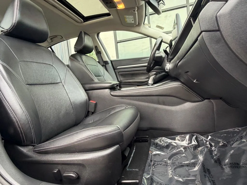 Used 2023 Gray Nissan Platinum image 21
