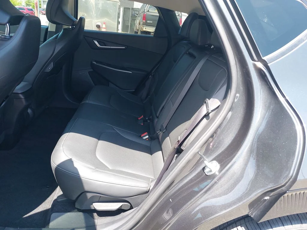Used 2023 Gray Kia Wind image 14
