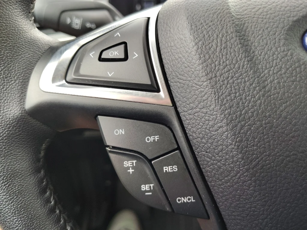 Used 2024 Agate Black Metallic Ford SEL image 17