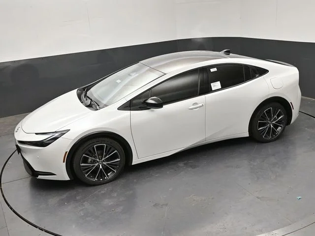 New 2026 Wind Chill Pearl <sup>1</sup> Toyota  XLE image 27