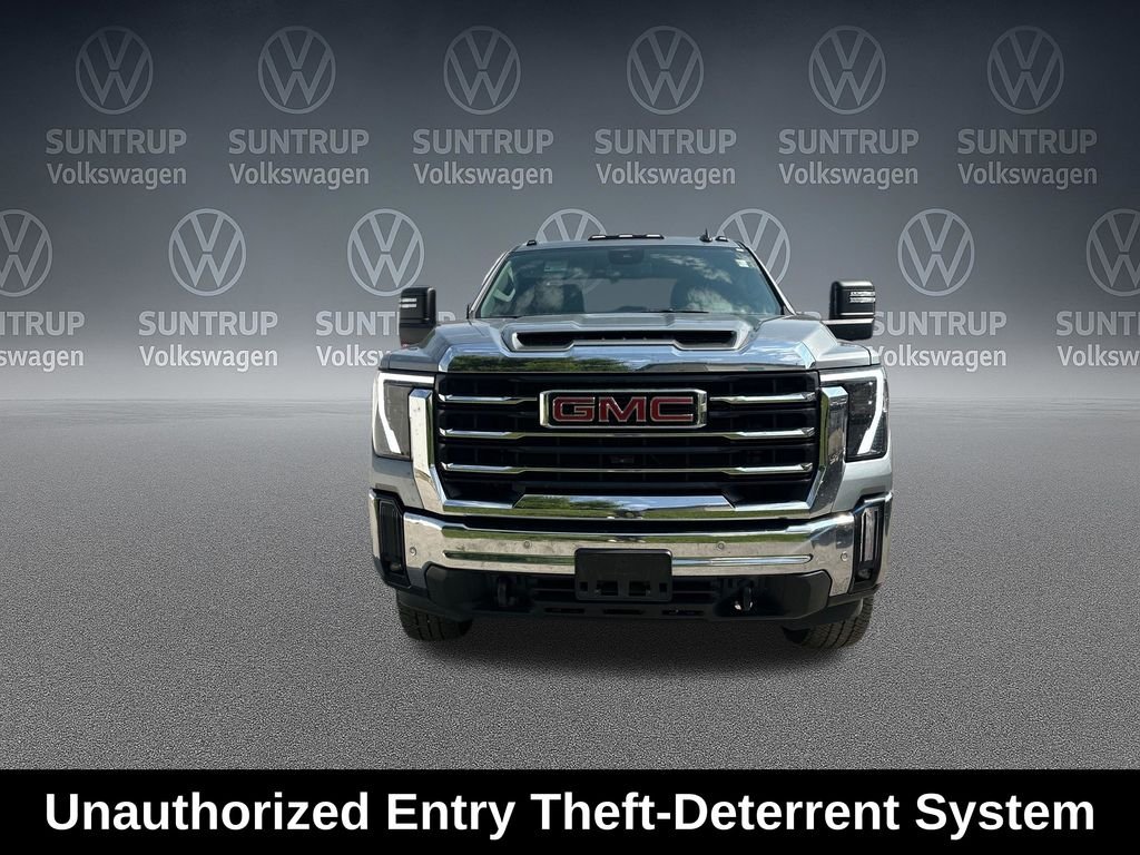 Used 2025 Silver GMC SLE image 43