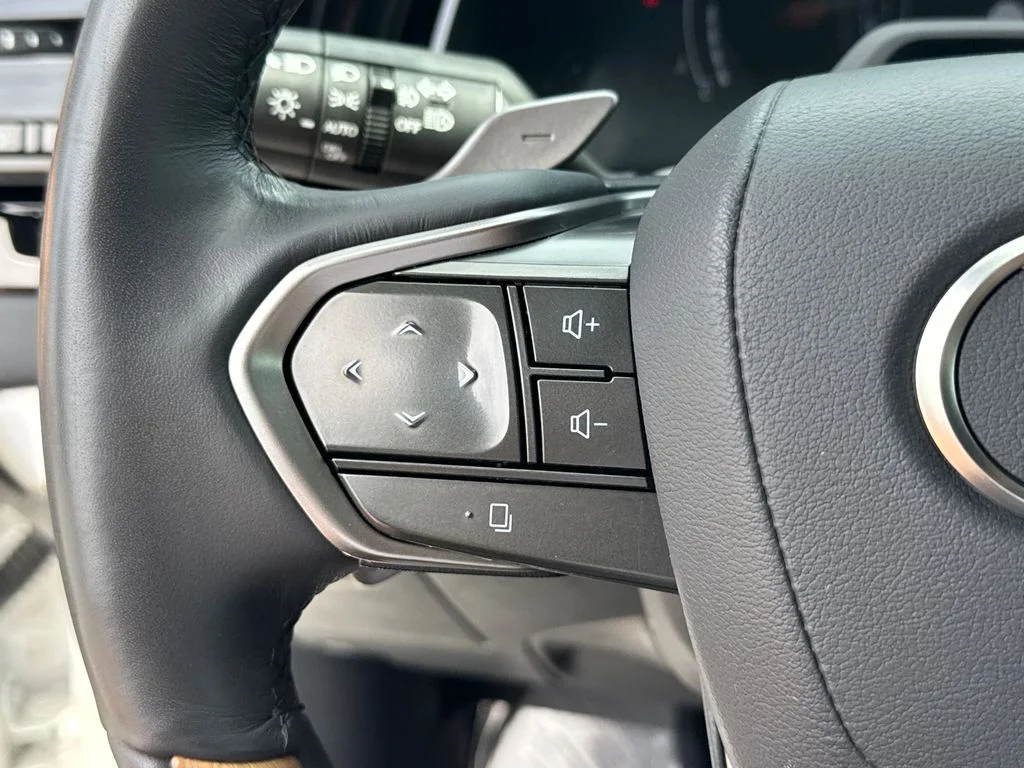 Used 2024 White Lexus 350 Premium Plus image 25