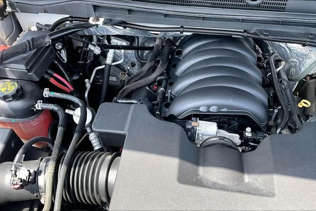 Used 2015 White GMC Denali image 35