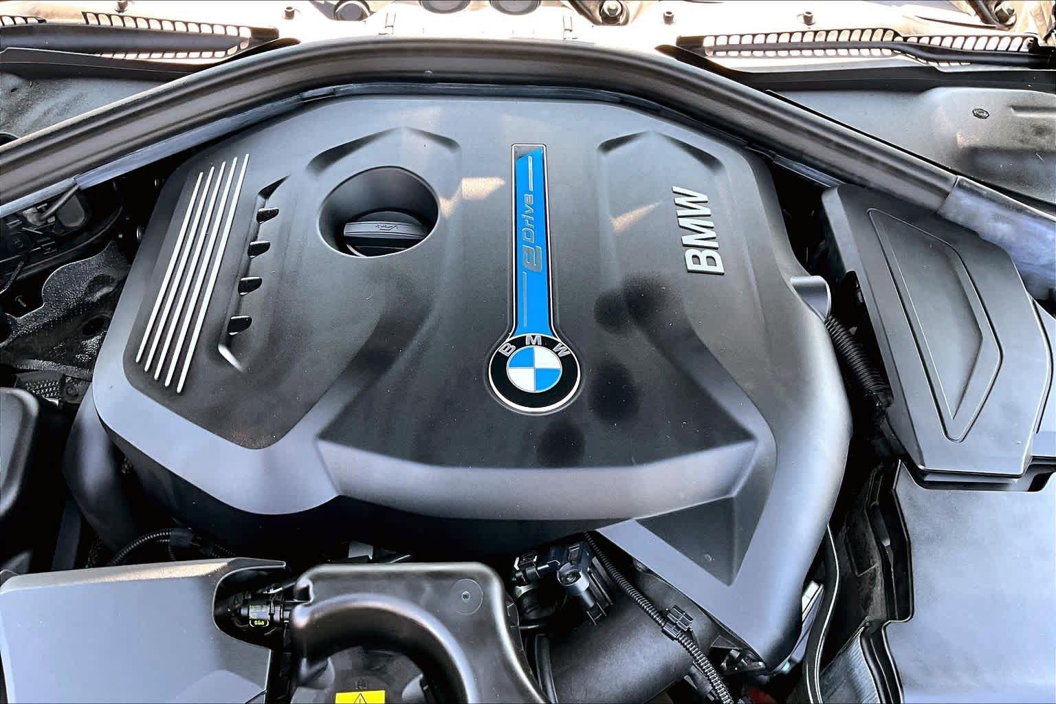 Used 2018 Black Sapphire Metallic BMW 330e iPerformance image 32