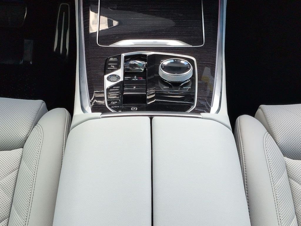 New 2026 Brooklyn Grey Metallic BMW M60i image 19