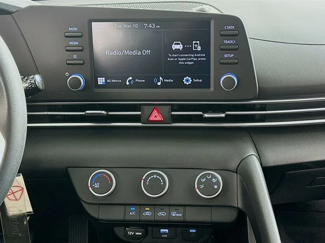 New 2026 Hyundai ELANTRA SE