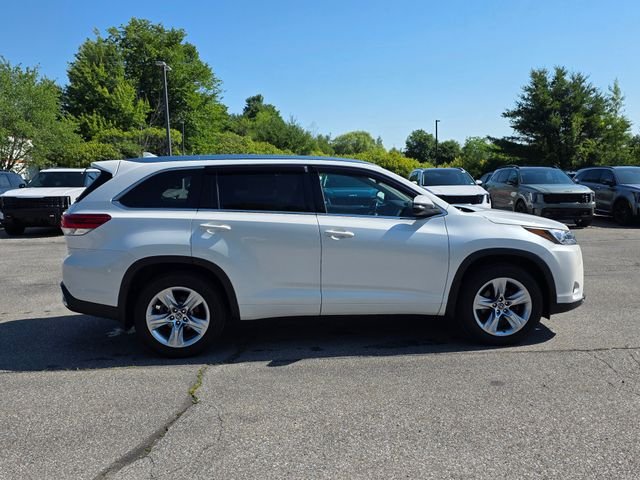 Used 2017 Blizzard Pearl Toyota Limited image 9