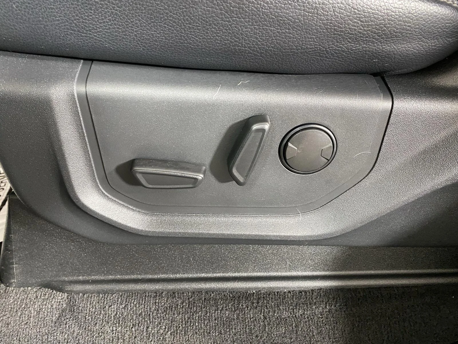 Used 2022 Agate Black Ford Lariat image 24
