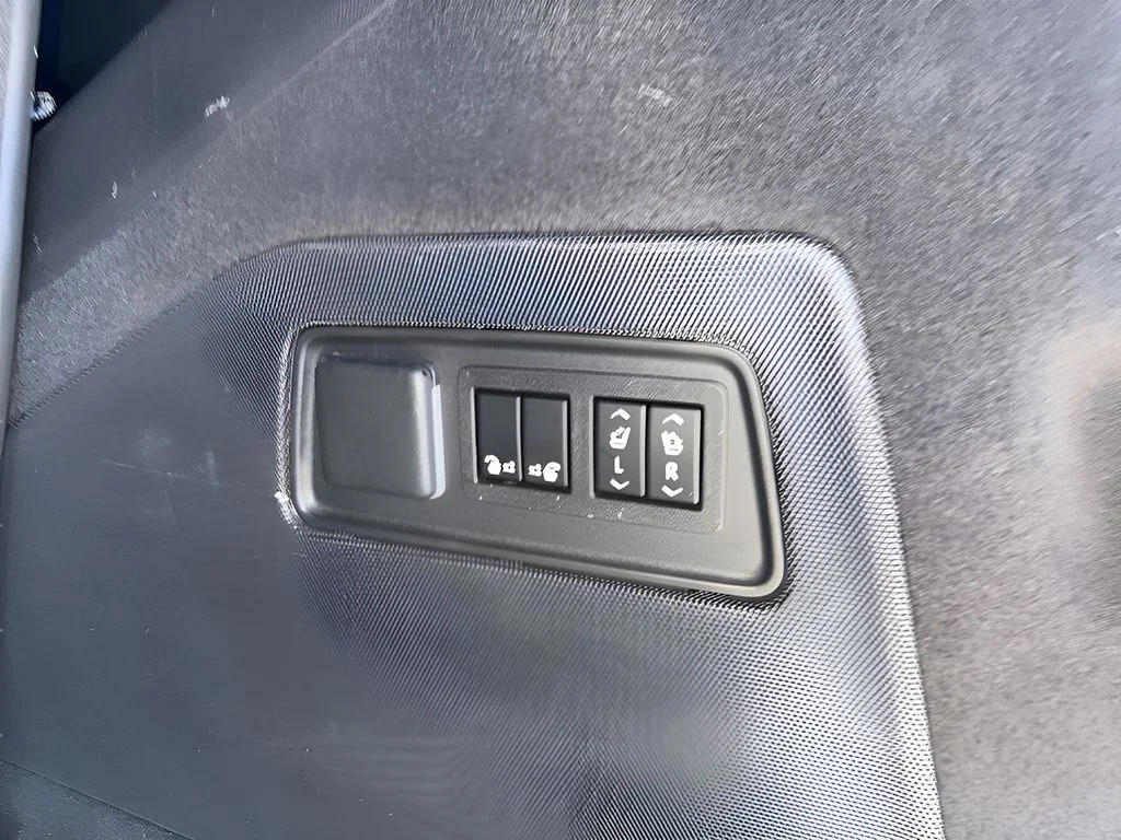 Used 2023 Black Cadillac Sport image 18