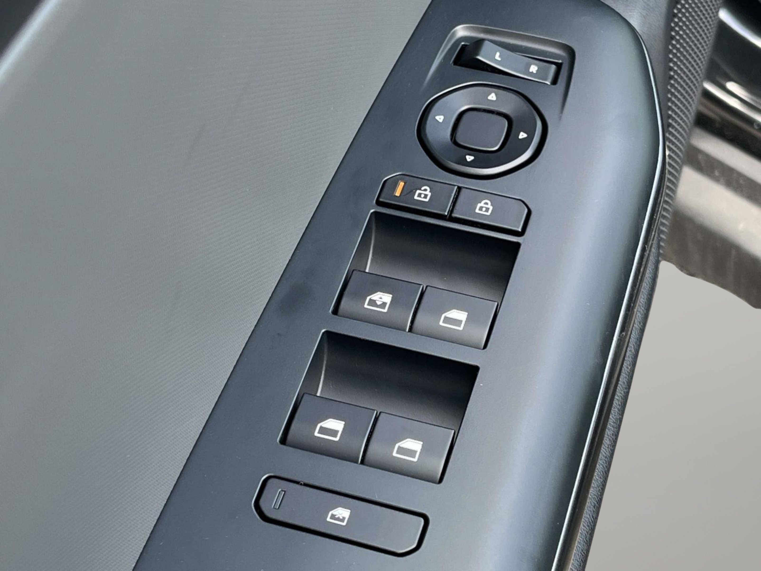 New 2026 Interstellar Gray Kia LXS image 22