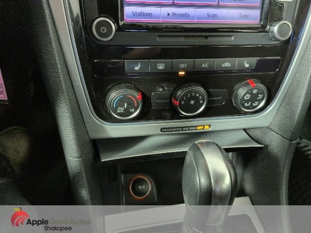 Used 2013 Silver Volkswagen 2.5 SE image 18